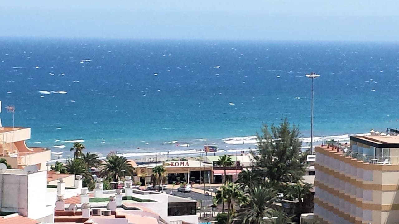 Blick vom Hotel aufs Meer Seaside Hotel Sandy Beach