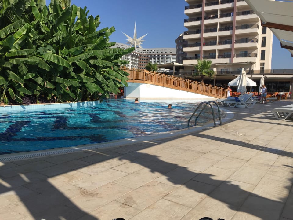 Pool Saturn Palace Resort Hotel