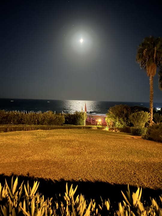 Strand Alba Queen Hotel