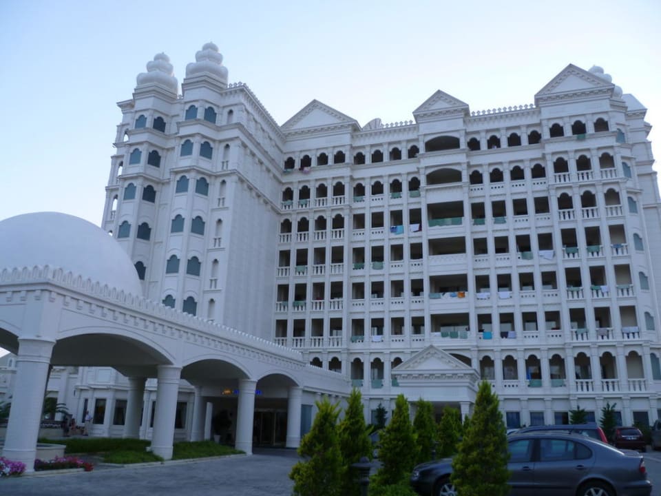 Gebouw en ingang Fulya Kamelya Fulya Hotel