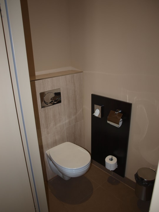 Das WC vom Zimmer Lindner Hotel Vienna Am Belvedere, part of JdV by Hyatt