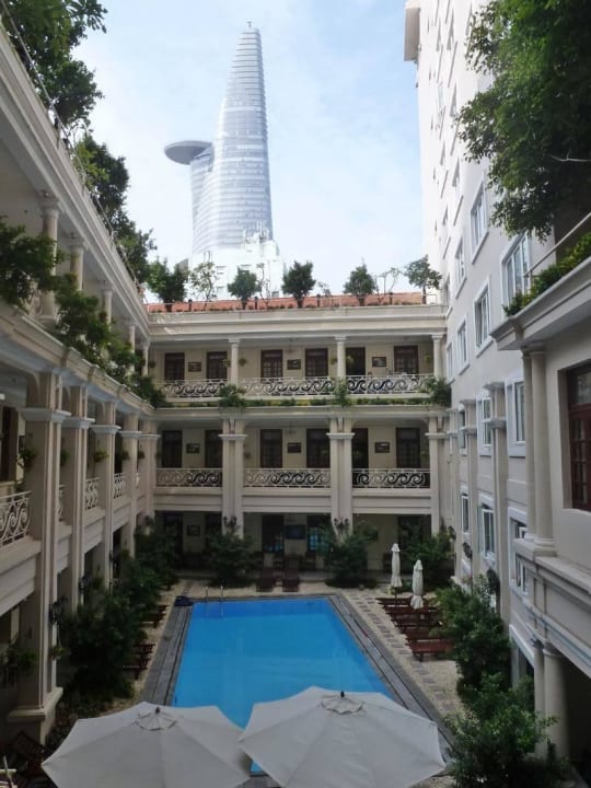 Pool im Innenhof Hotel Grand Saigon