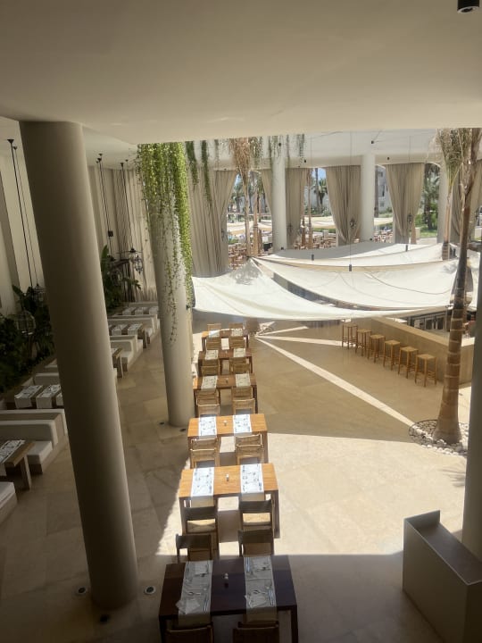 Gastro Serry Beach Resort