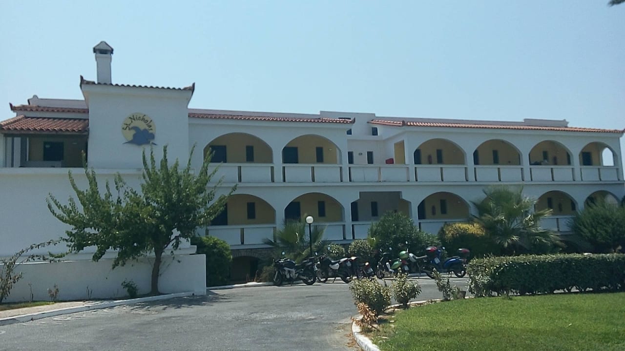 Hotelanlage Außen  Hotel Saint Nicholas