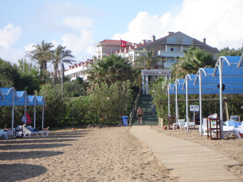 Weg vom Stand zum Hotel Trendy Aspendos Beach Hotel