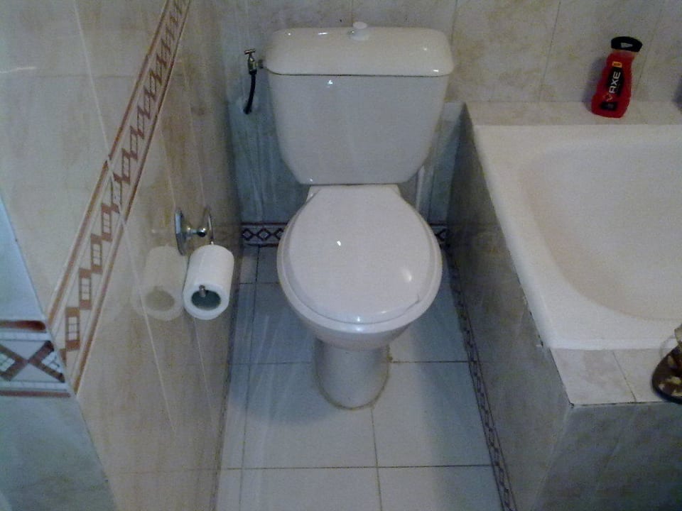 Bad und Lokus! Wer soll den da in Ruhe ein Ei legen Hotel Sangho Club Zarzis