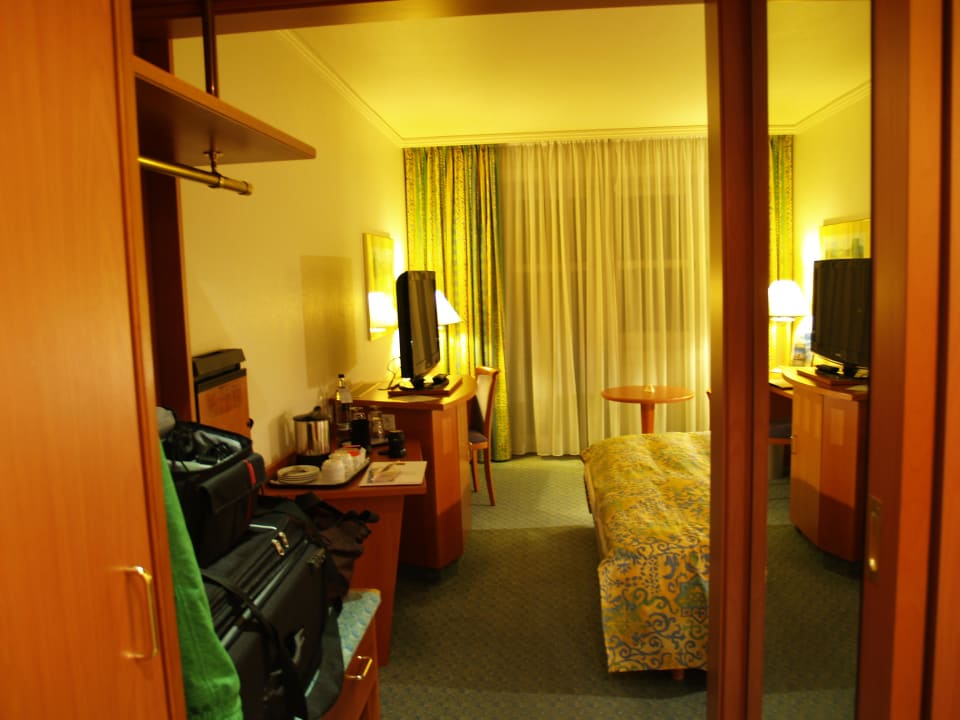 Standard Zimmer Plus Steigenberger Conti Hansa