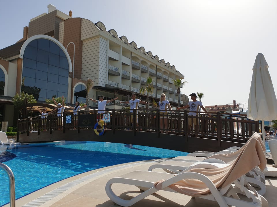 Pool Mary Hotel Side
