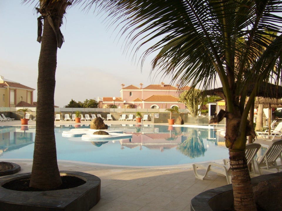 Pool Bahia Calma Beach