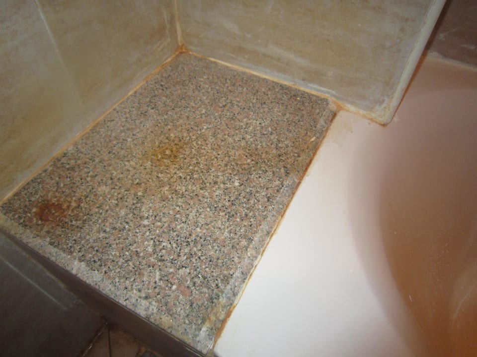 Bad Pyramisa Sunset Pearl Resort