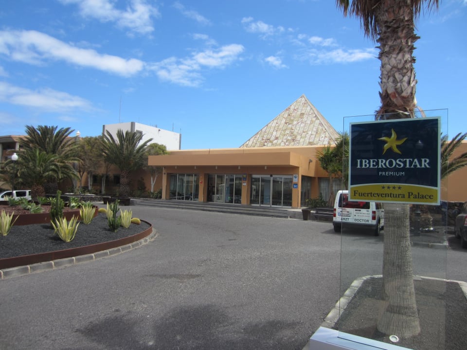 Außenansicht Eingang Iberostar Selection Fuerteventura Palace