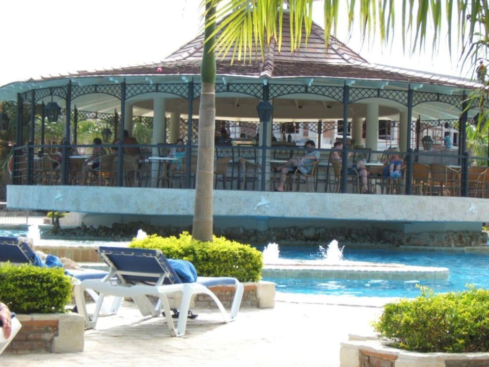 Poolbar Villas Bavaro Resort & Spa