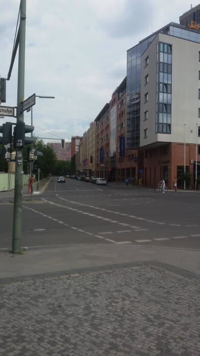 "In der Straße ist das Hot..." Hotel Ibis Berlin City Potsdamer Platz