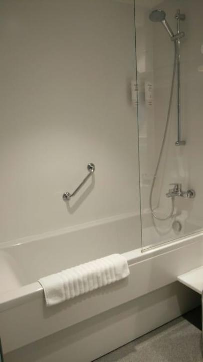 Prysznic z wanną Hotel Holiday Inn Vilnius