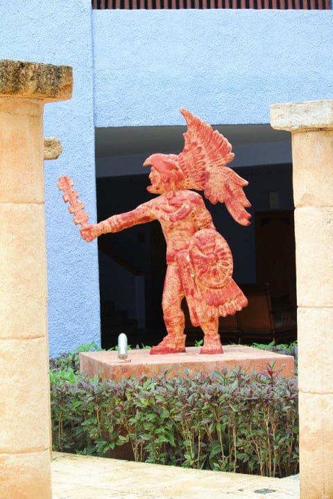 Innenhof Iberostar Selection Paraiso Maya Suites