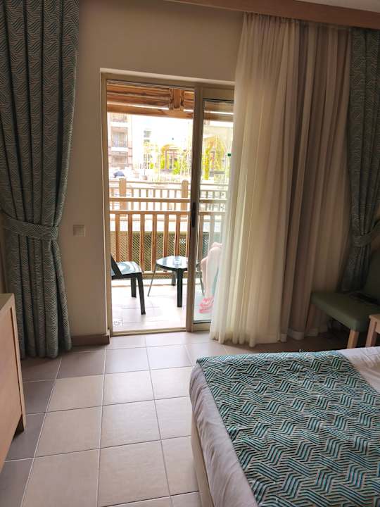 Zimmer Can Garden Resort