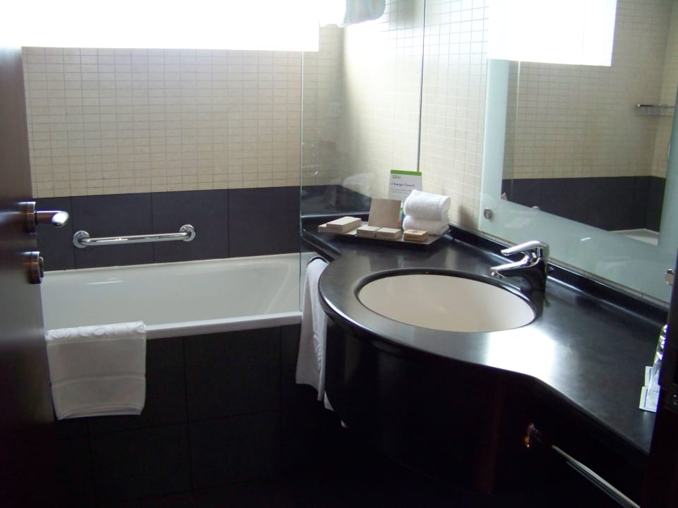 Zimmer Rose Rayhaan by Rotana