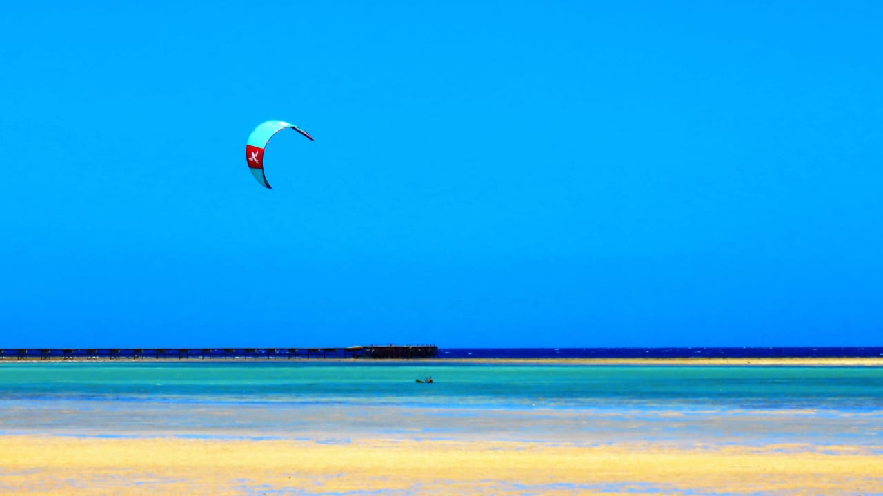 Kite Surfer am Mittag Casa Mare Resort