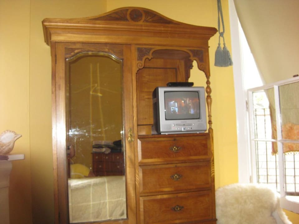 Schlafzimmerschrank Ferienwohnung Ellenborough Hall