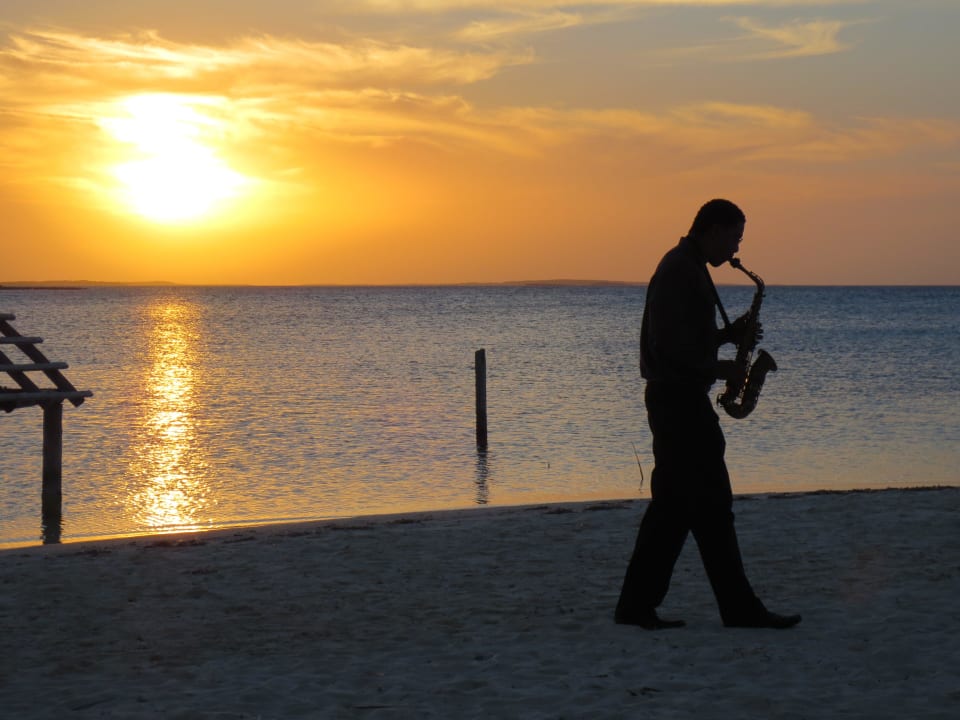 Jeden Tag, Sonnenuntergangszeremonie mit Sekt/Wein Melia Buenavista