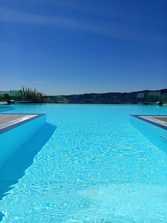 Pool AIGO welcome family