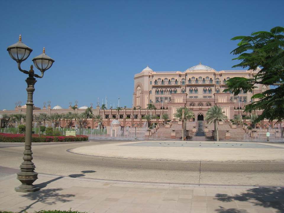 Auffahrt zum Hotel Emirates Palace Mandarin Oriental