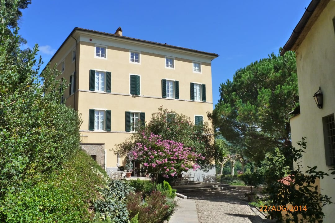 Vorderansicht Albergo Villa Casanova
