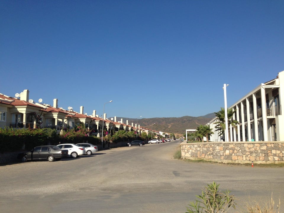 Hotelstraße Jiva Beach Resort