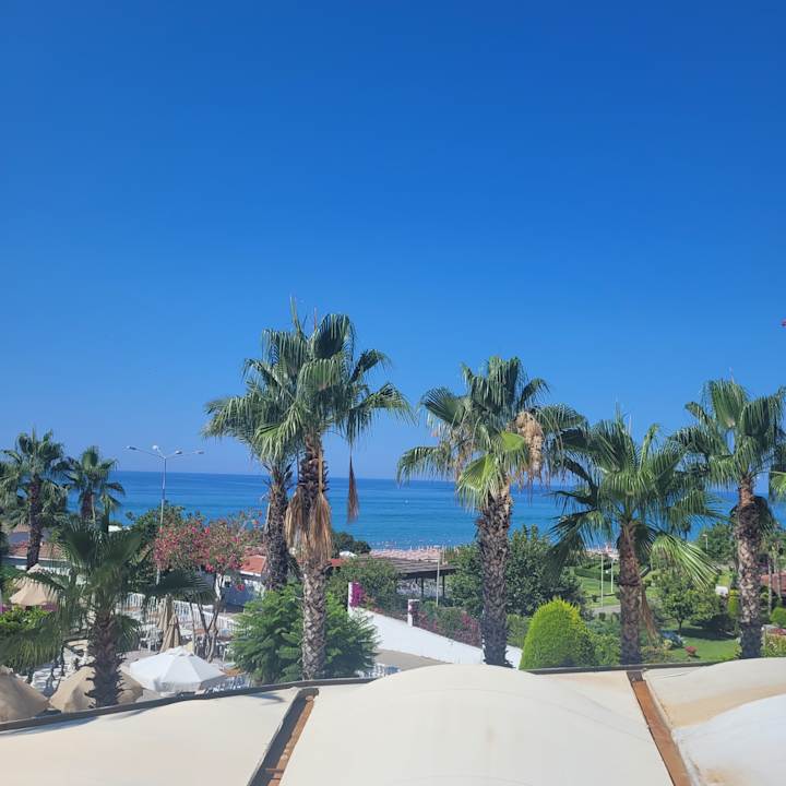 Strand Alba Queen Hotel