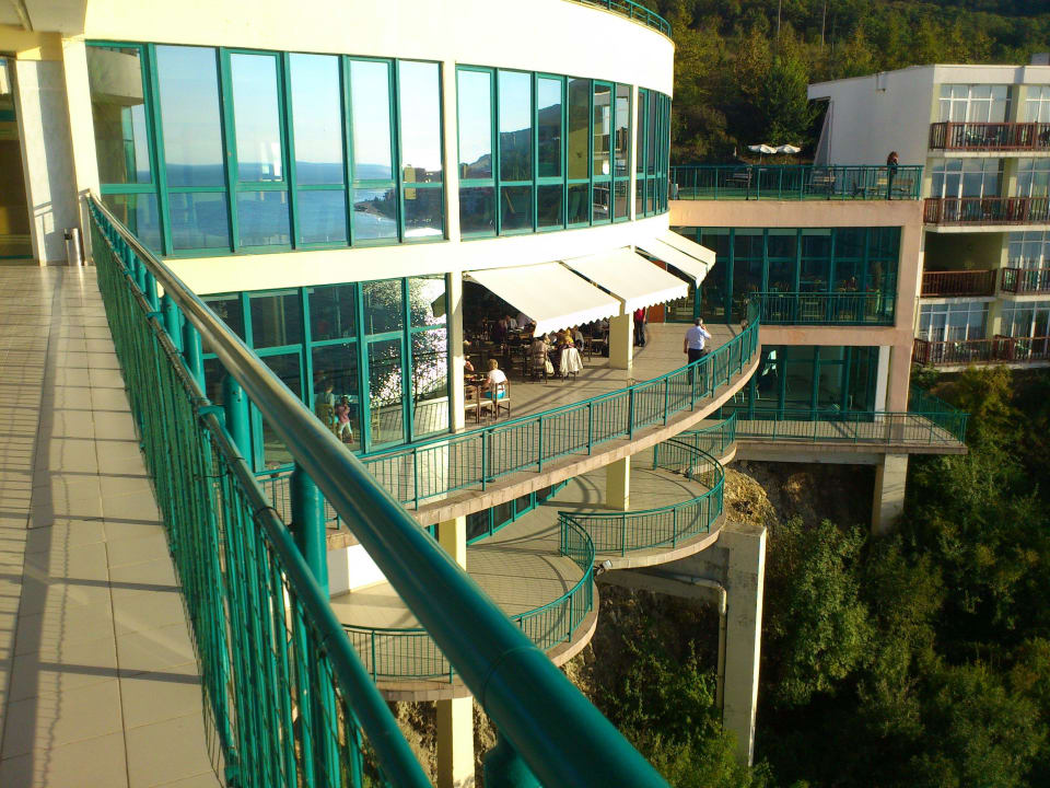 Blick auf Restaurant-Terrasse Paradise Beach Hotel