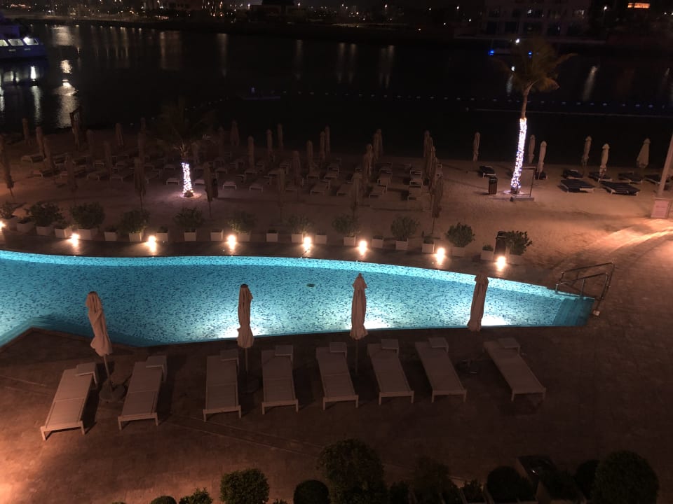 Pool Conrad Abu Dhabi Etihad Towers