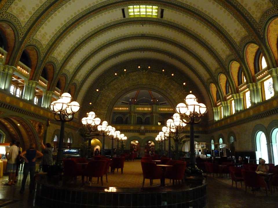 Riesige Lobby St. Louis Union Station Hotel, Curio Collection by Hilton