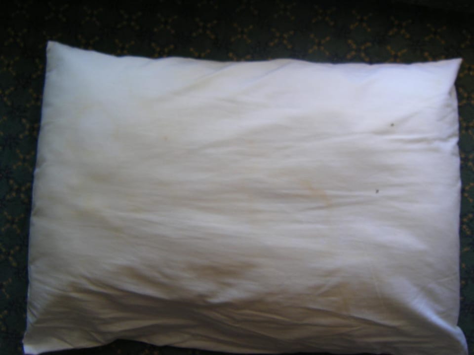 Kopfkissen verschmutzt Hotel El Mouradi Skanes Beach