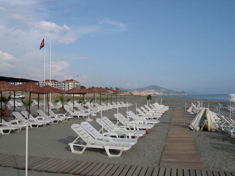 Strand Larina Resort Spa & Hotel