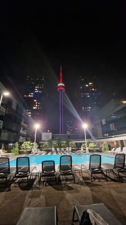 Pool Radisson Hotel Admiral Toronto-Harbourfront