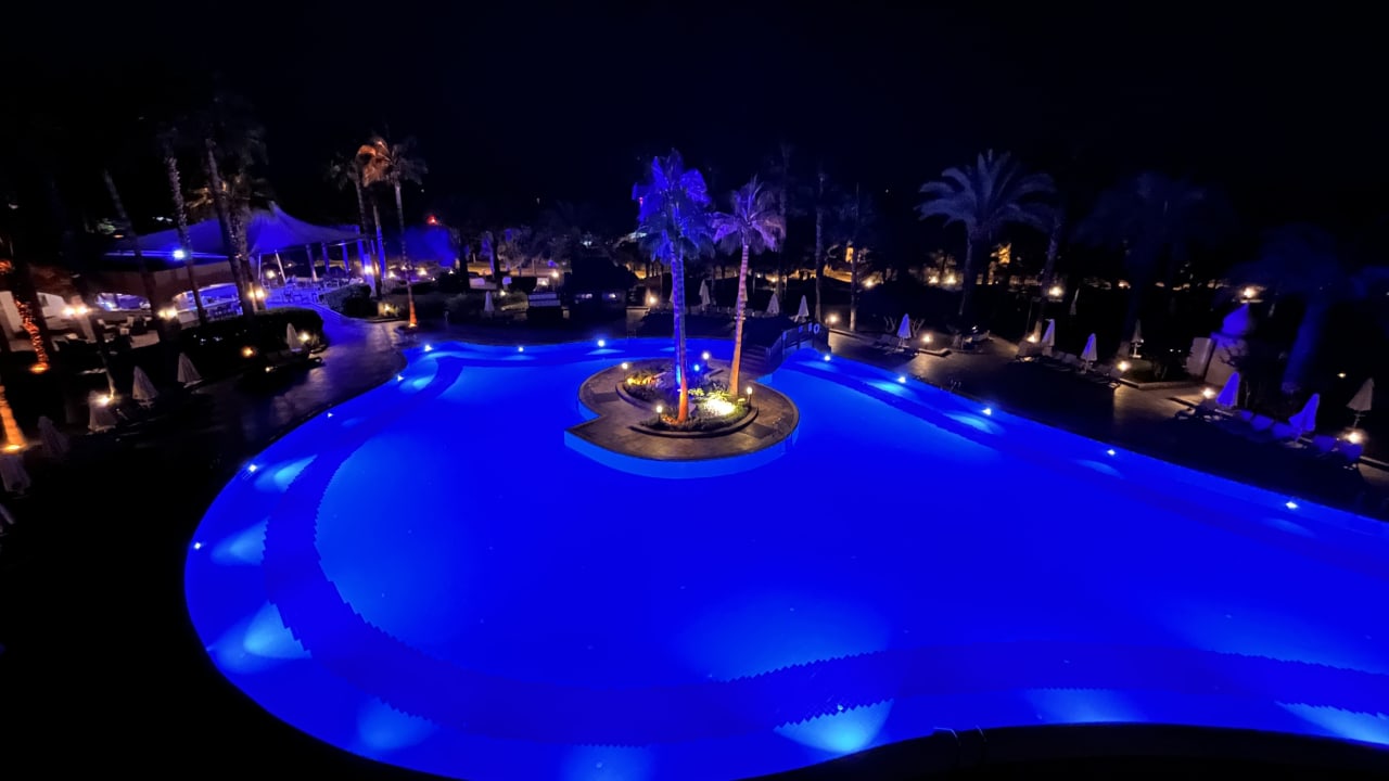 Pool Kamelya Aishen Club