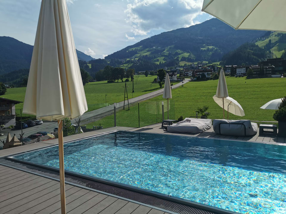 Pool Mia Alpina . Zillertal Family Retreat
