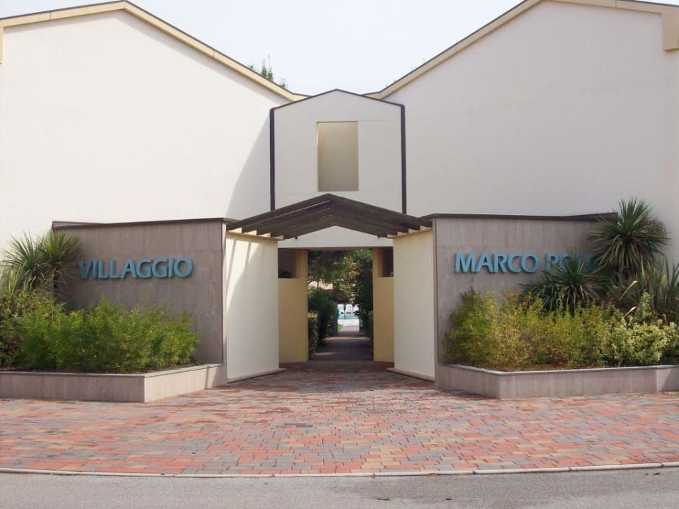 Einer der 4 Haupteingänge Villaggio & Aparthotel Marco Polo