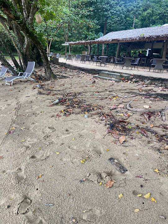 Strand Island Escape Burasari