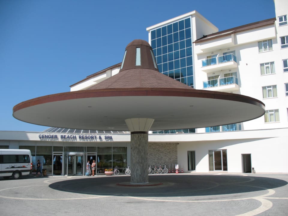 Eingang Cenger Beach Resort & Spa