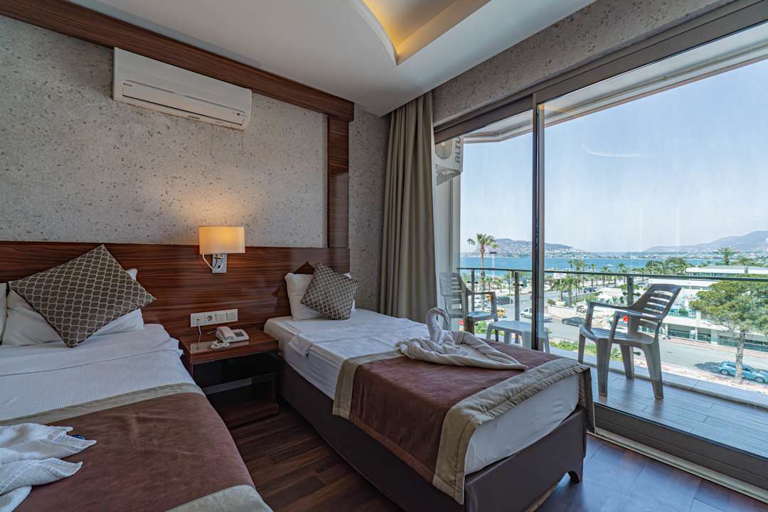 Zimmer Grand Barhan Hotel