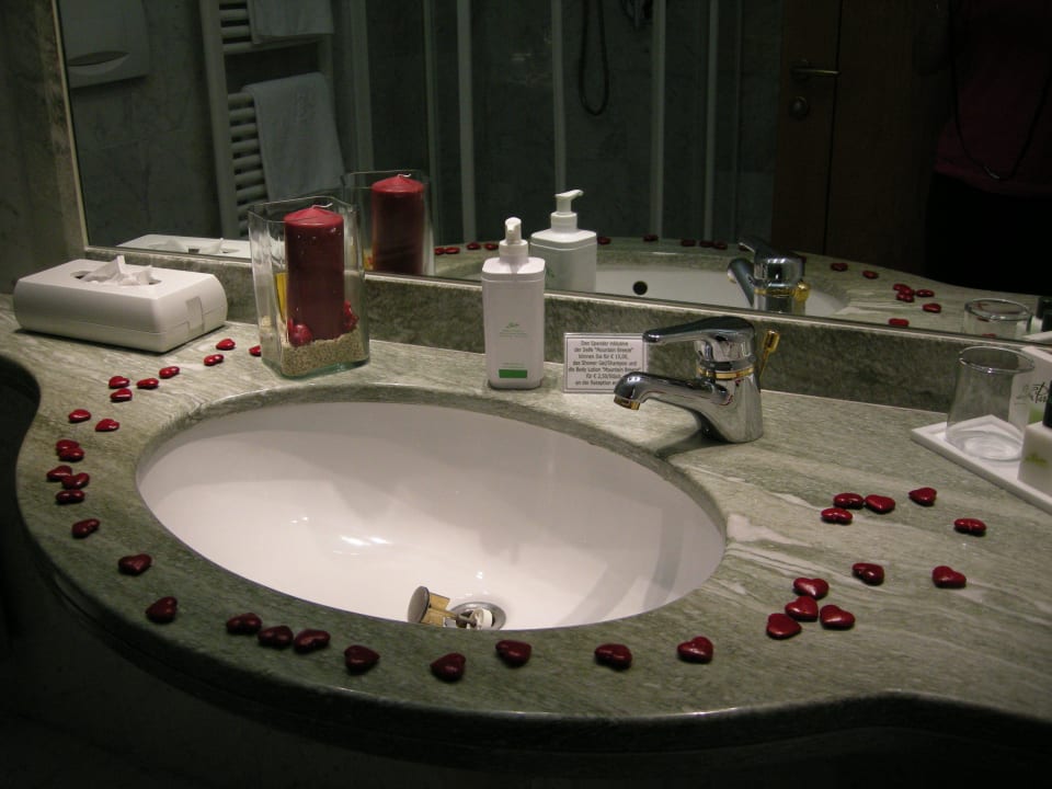 "heartly" wlcome in the bathroom too Hotel das Paradies