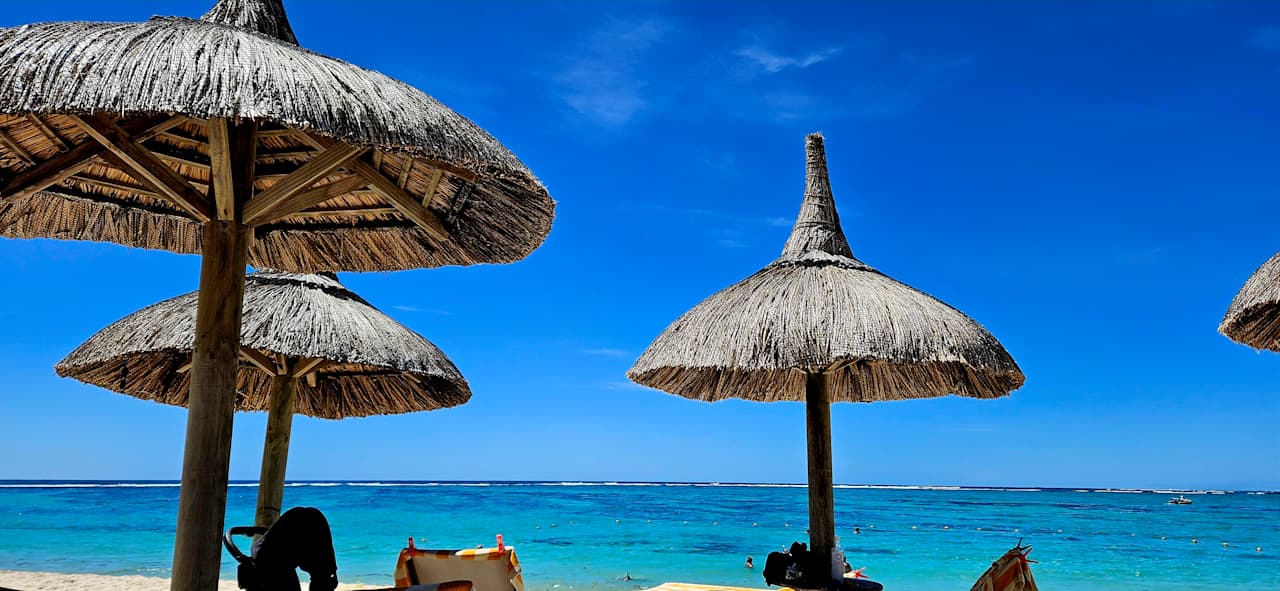 Strand Friday Attitude