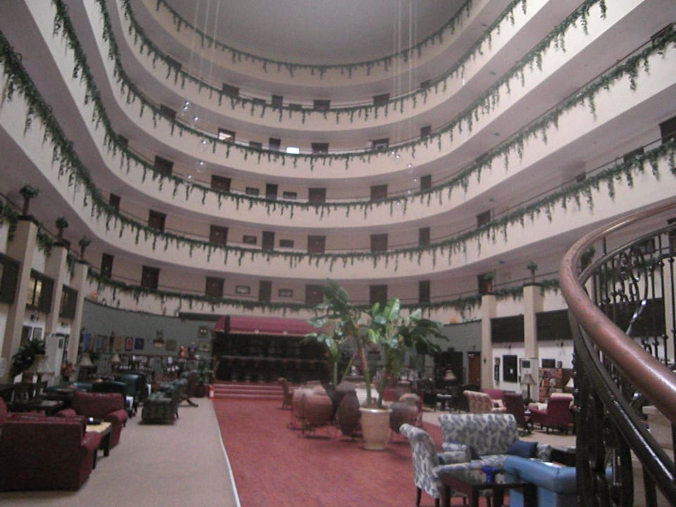 Blick nach oben Hotel Royal Garden Beach