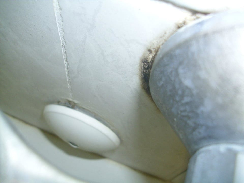 Befestigung des Duschschlauches an der Wand Hostel Alcina