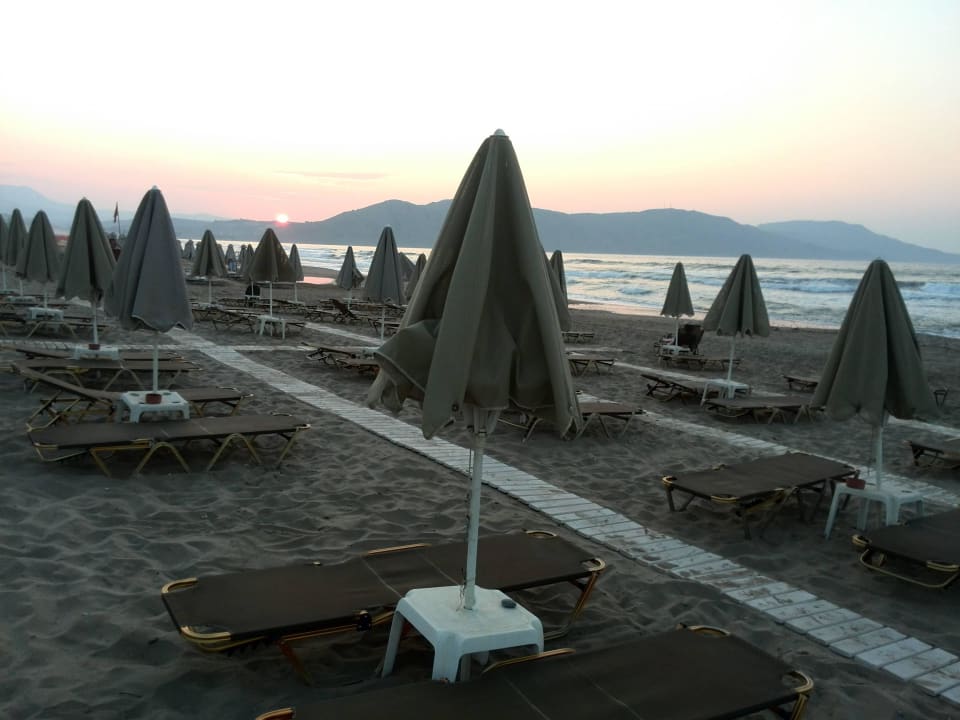Strand zum Sonnenuntergang Orpheas Resort - Adults Only