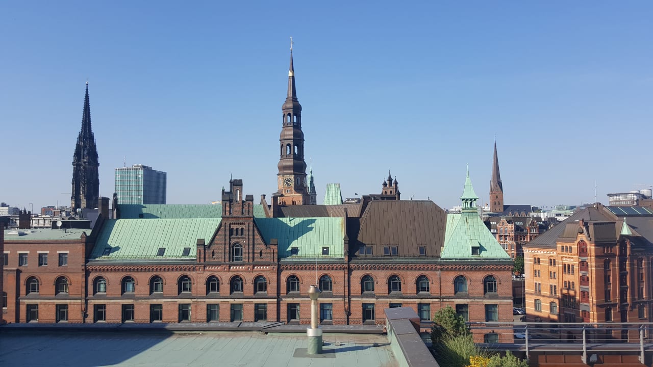 Ausblick AMERON Hamburg Hotel Speicherstadt