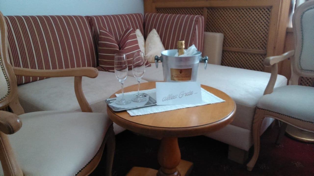 Sekt zum Geburtstag: sehr nett! Sonklarhof