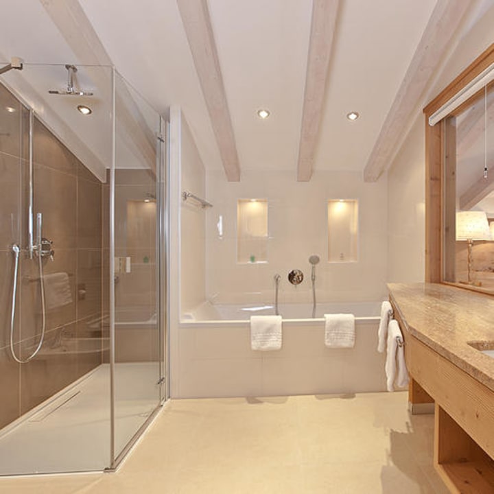 Badezimmer Hotel Plattenhof Lech