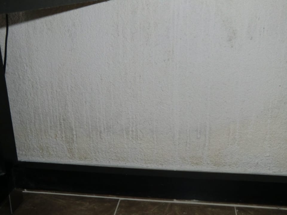 Verschimmelte Wand Sandos Playacar Select Club Adults only - All Inclusive